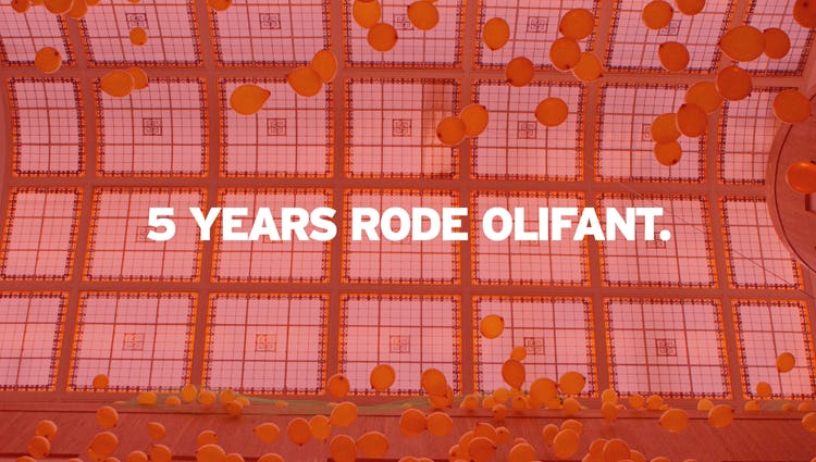 5 Years Spaces Rode Olifant