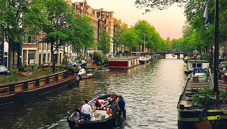 boat borrel
